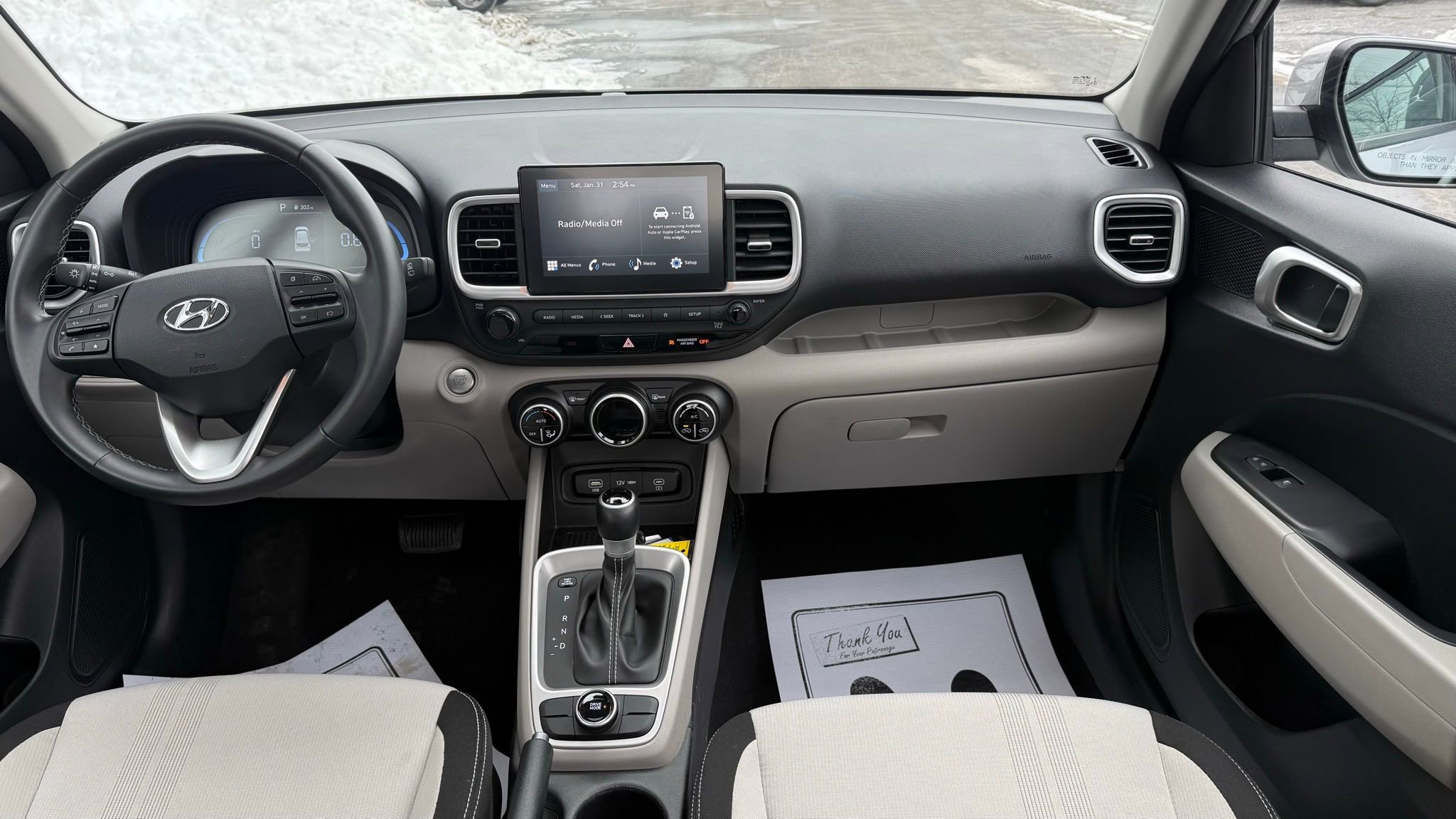 Used 2025 Hyundai Venue SEL image 15