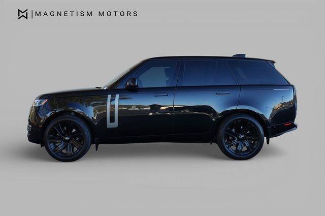 Used 2023 Land Rover Range Rover SE AWD/4WD image 3