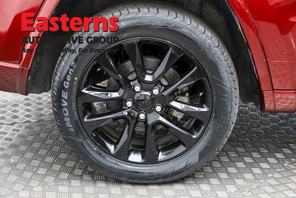 Used 2021 Jeep Grand Cherokee Laredo X image 9