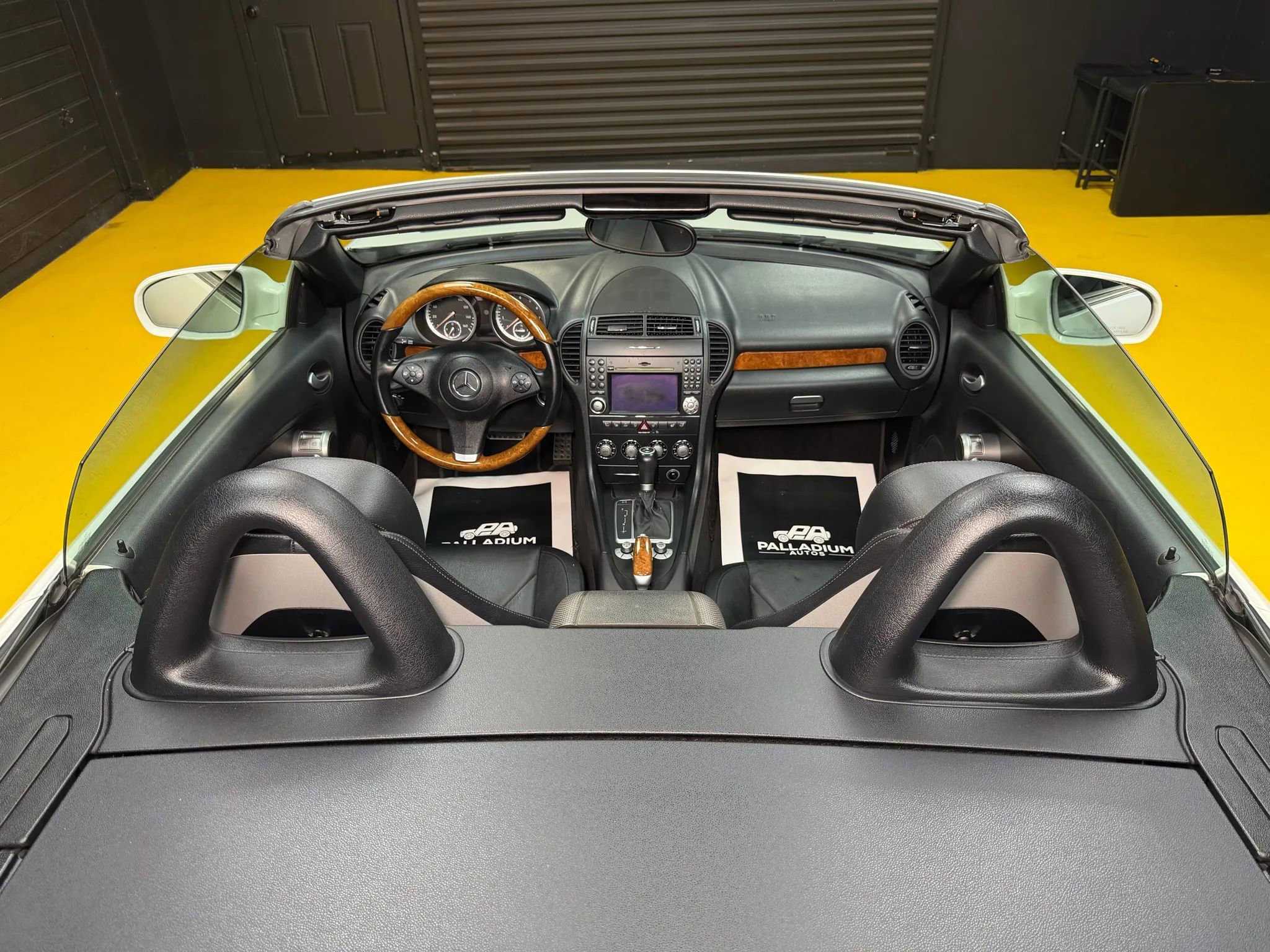 Used 2011 Mercedes-Benz SLK 300 image 14