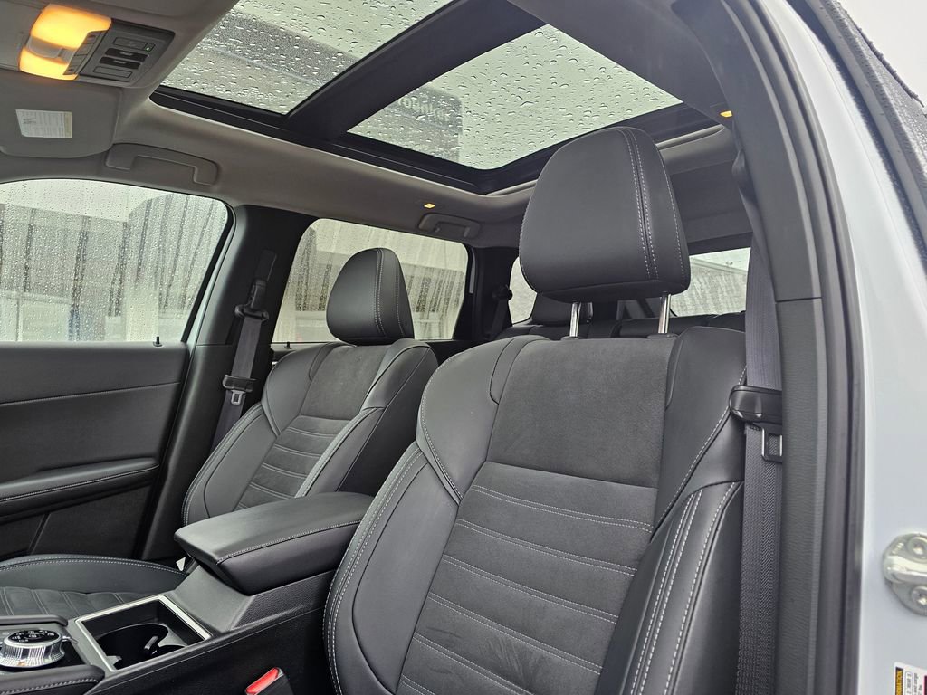 Used 2024 Mitsubishi Outlander SE image 13