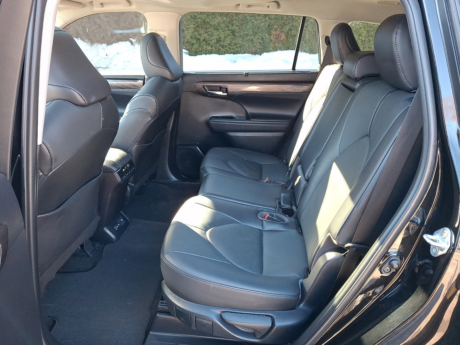 Used 2023 Toyota Highlander Limited image 11