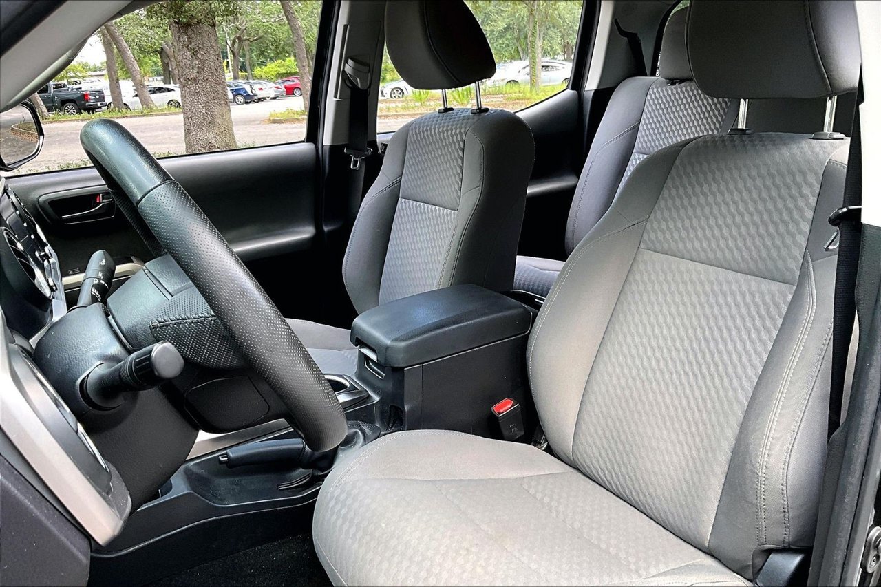Used 2023 Toyota Tacoma SR5 RWD image 18