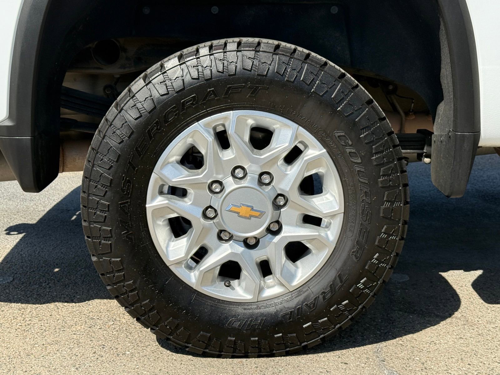 Used 2024 Chevrolet Silverado 2500 LT AWD/4WD image 19