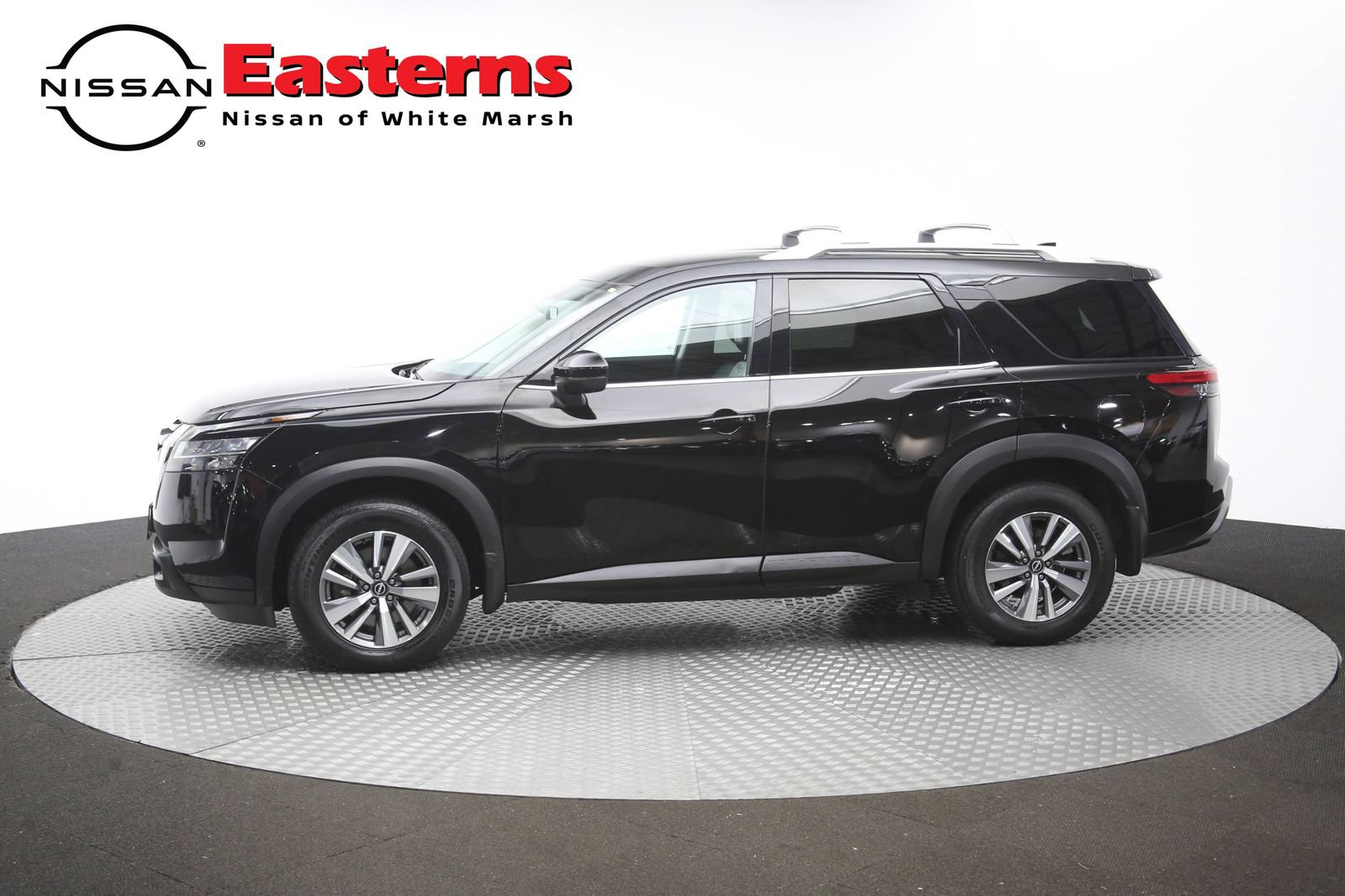 Used 2023 Nissan Pathfinder SL AWD/4WD image 59