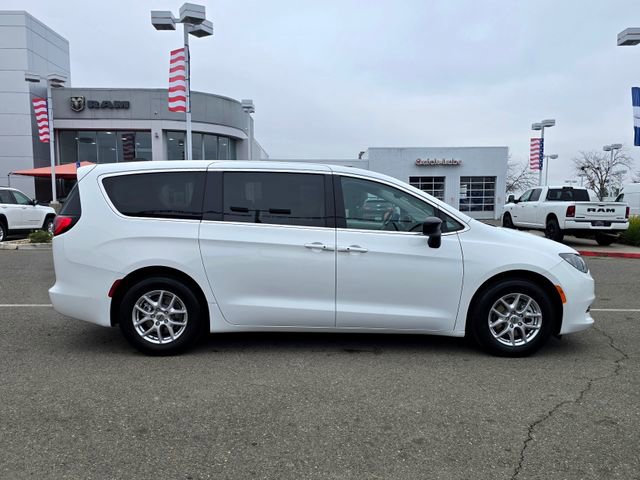 Certified 2024 Chrysler Voyager LX image 7