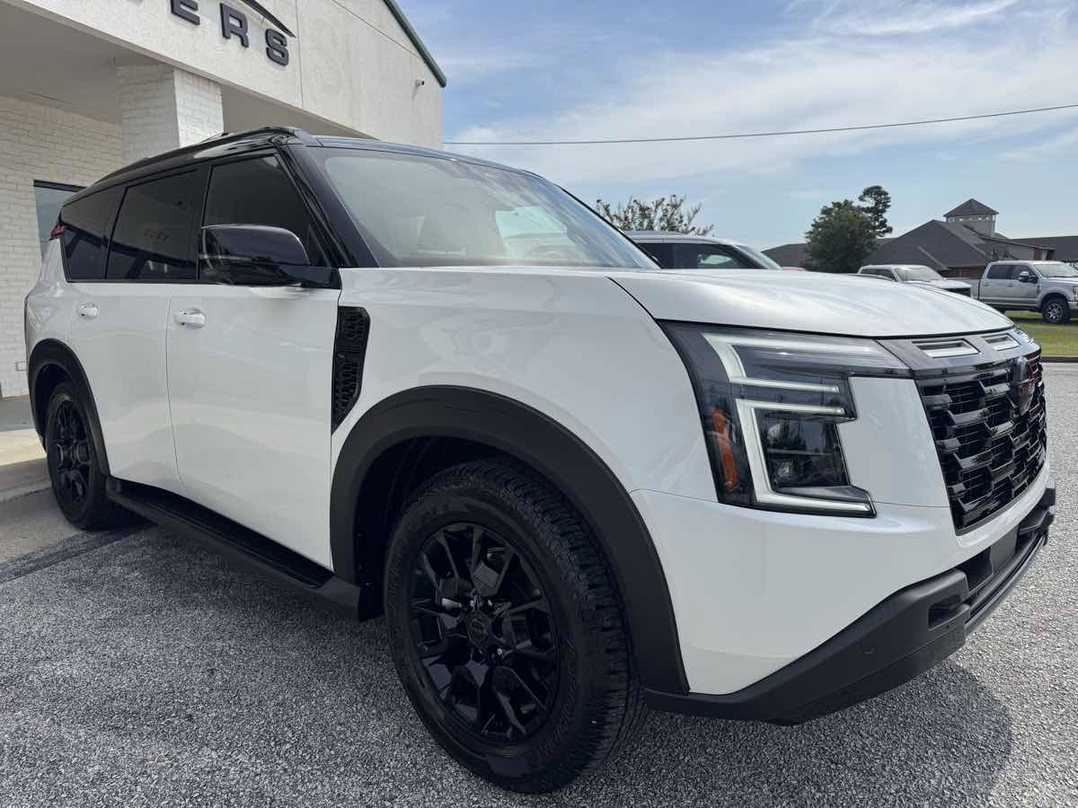 Used 2025 Nissan Armada PRO-4X w/ Pro-4X Premium Package AWD/4WD image 41