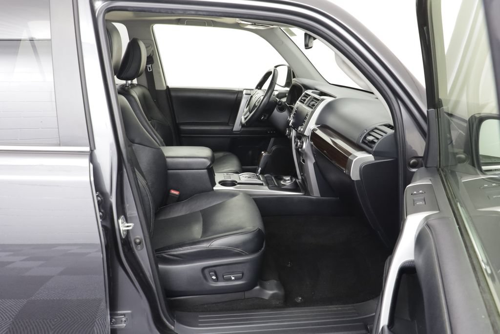 Used 2023 Toyota 4Runner Limited AWD/4WD image 22