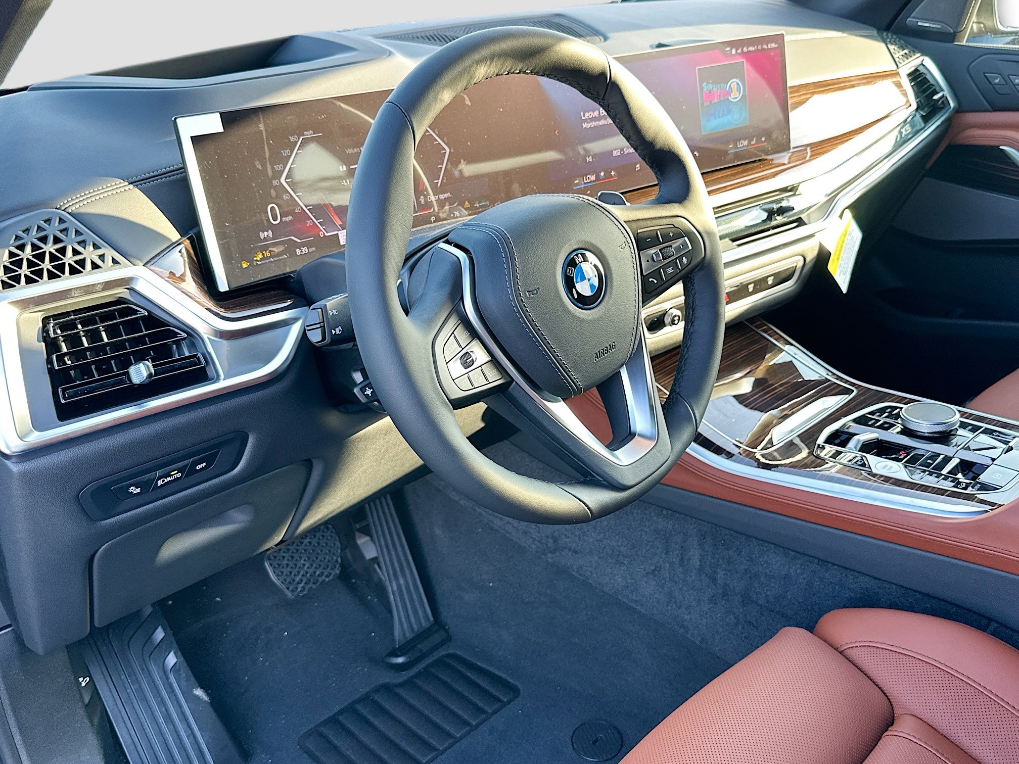 New 2026 BMW X5 xDrive50e image 7