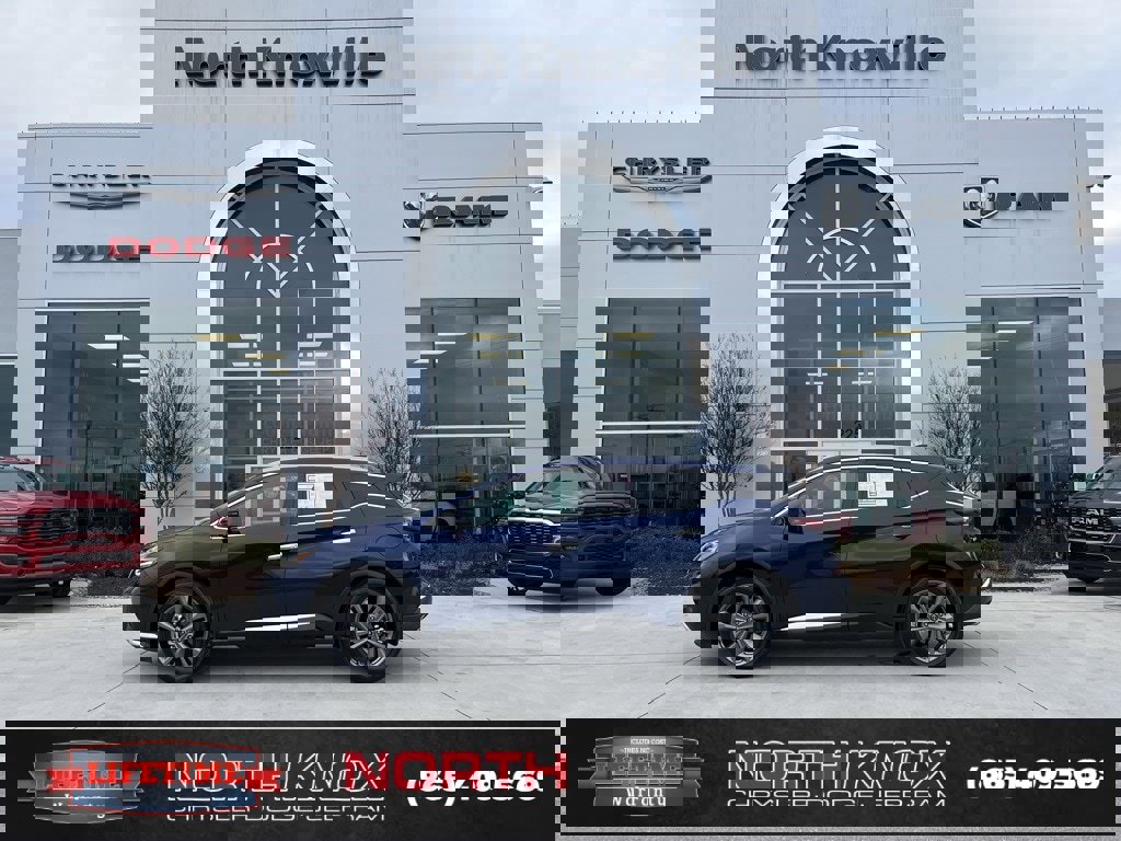 Used 2023 Nissan Murano Platinum w/ Cargo Package image 2