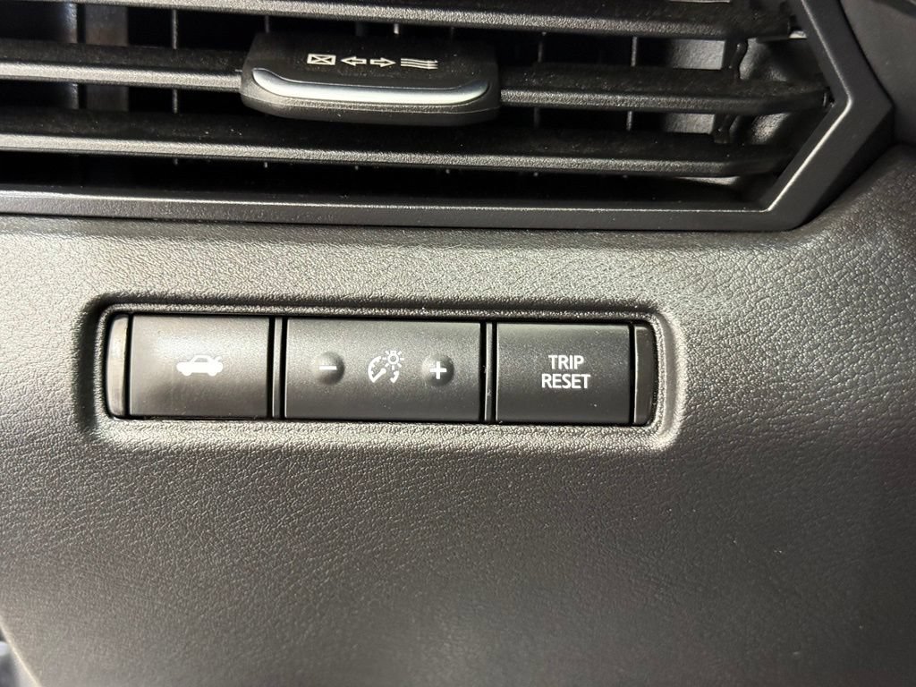 Used 2024 Nissan Altima 2.5 SR FWD image 31