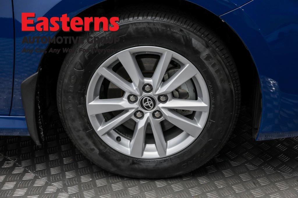 Used 2025 Toyota Camry LE w/ Convenience Package image 29