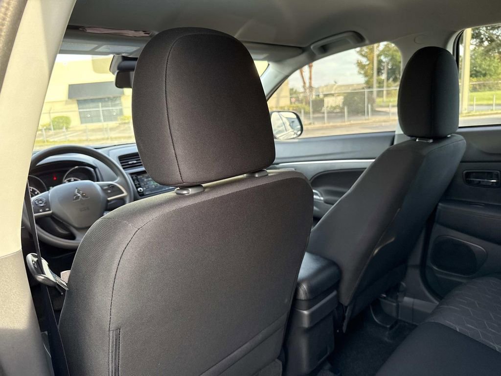 Used 2025 Mitsubishi Outlander Sport ES image 12