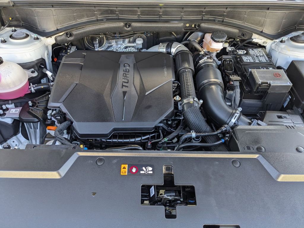 Used 2025 Hyundai Santa Fe Limited image 34