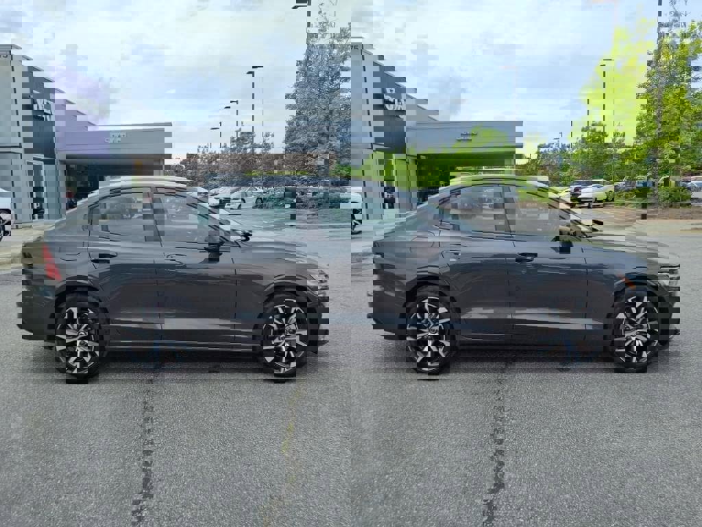 Certified 2025 Volvo S60 B5 Plus image 2