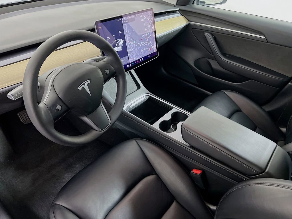 Used 2021 Tesla Model 3 Standard Range Plus image 9