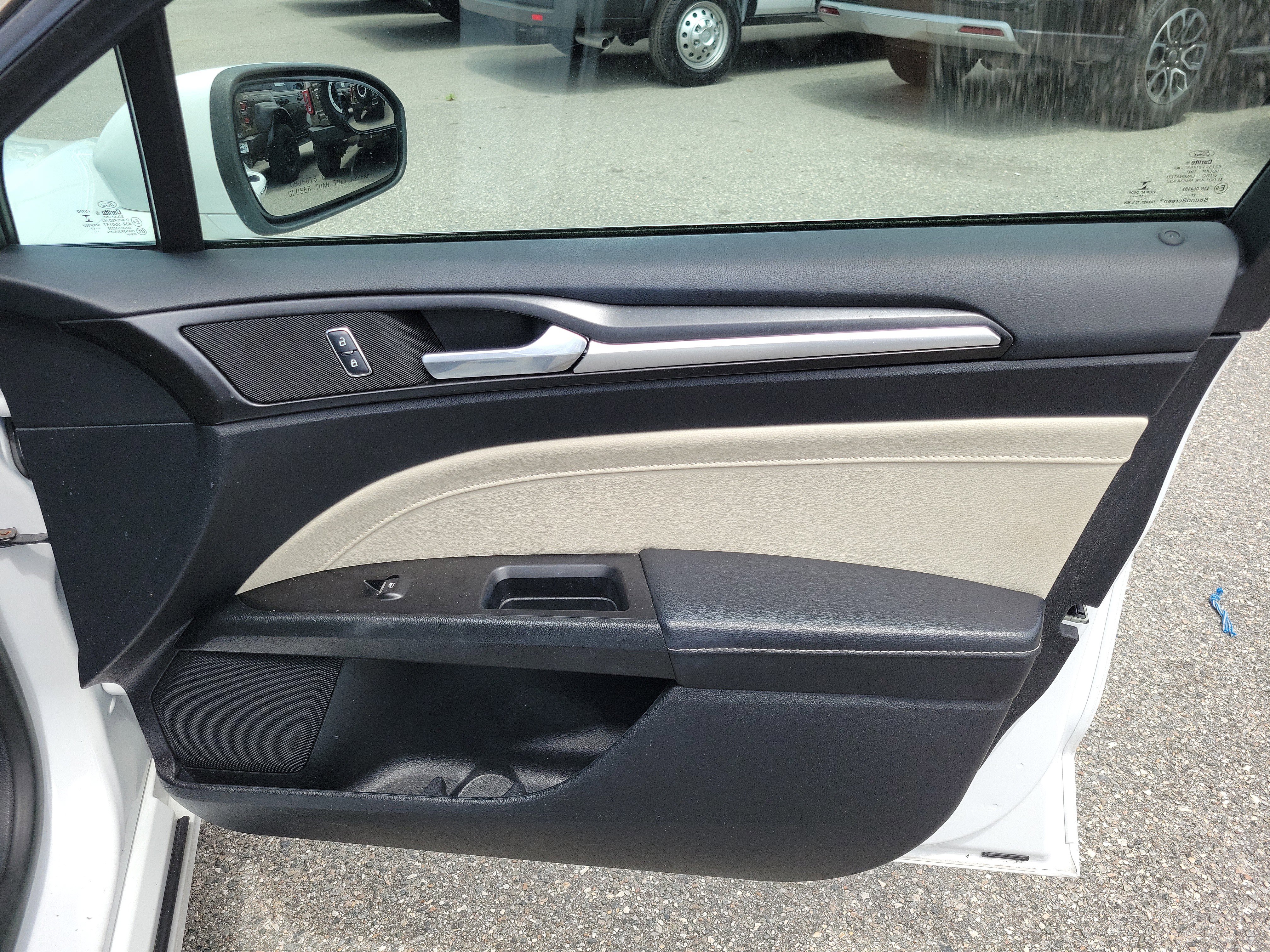 Used 2018 Ford Fusion Titanium image 28