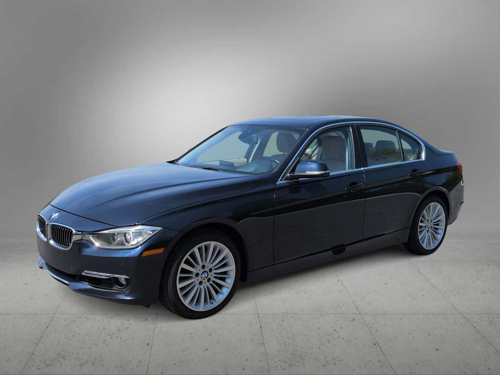 Used 2013 BMW 335i xDrive Sedan AWD/4WD image 4