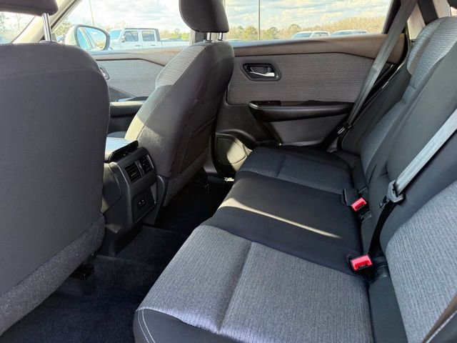 Used 2023 Nissan Rogue SV image 23