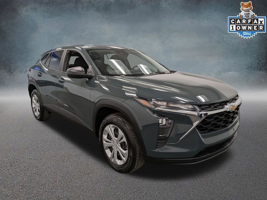 Used 2026 Chevrolet Trax LS FWD image 3