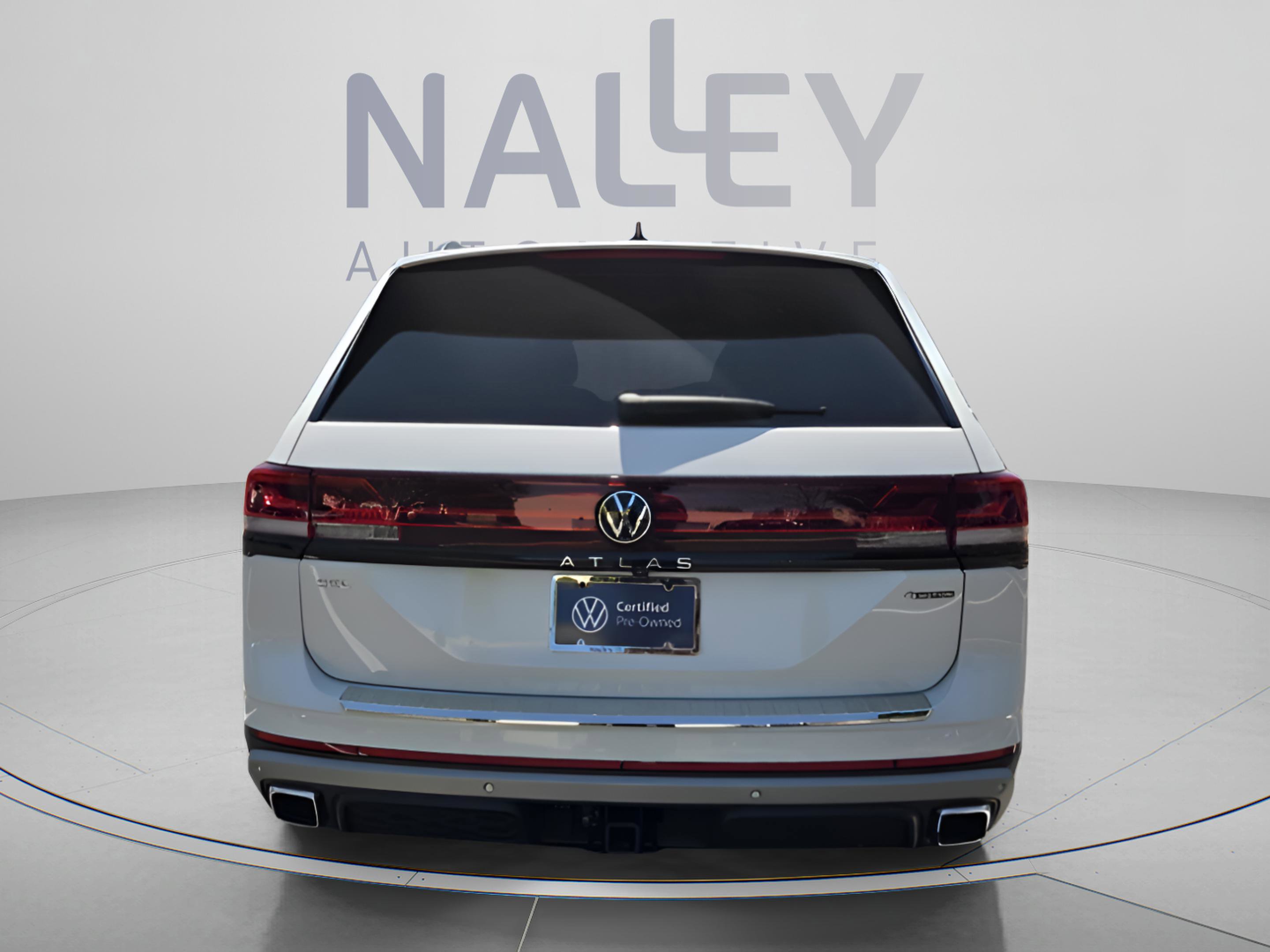 Used 2024 Volkswagen Atlas Peak Edition SEL image 4