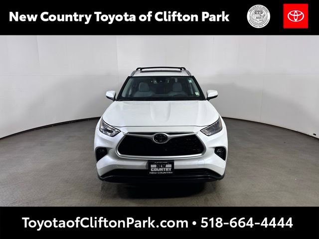 Used 2023 Toyota Highlander XLE image 8