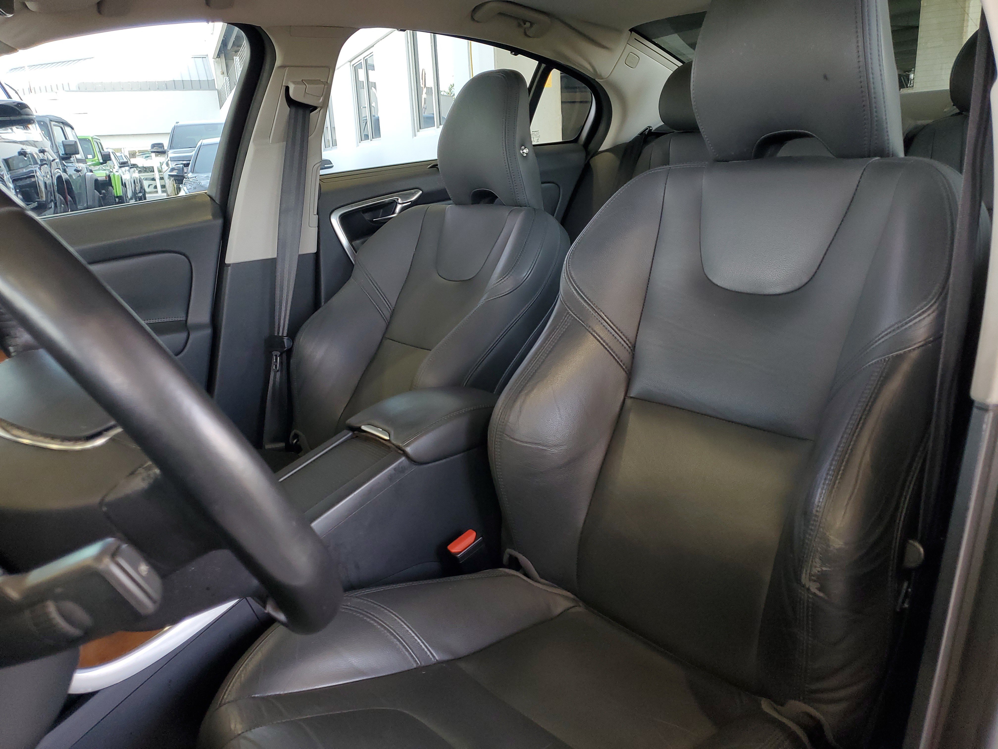Used 2017 Volvo S60 T5 Inscription Platinum FWD image 19