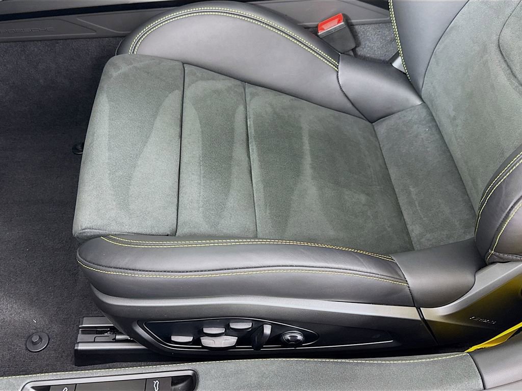 Used 2026 Porsche 911 GT3 RWD image 14