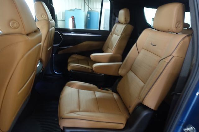 New 2026 Cadillac Escalade ESV Luxury w/ LPO, Radiant Package image 21