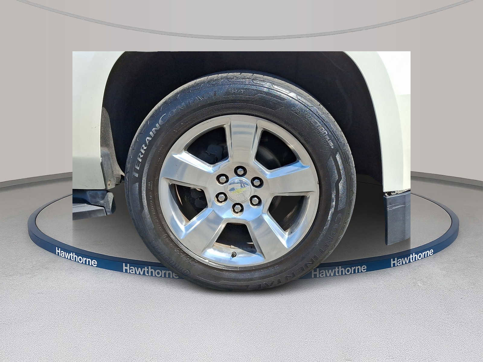 Used 2015 Chevrolet Suburban LT image 6