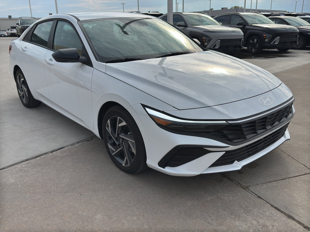 New 2025 Hyundai Elantra Sport image 2