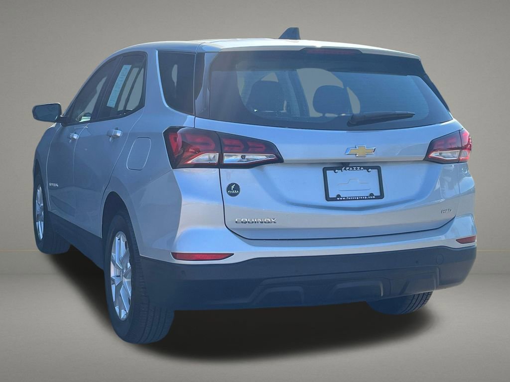 Used 2022 Chevrolet Equinox LS AWD/4WD image 3