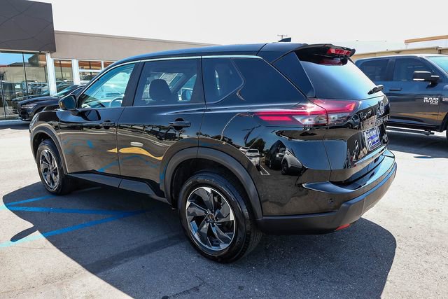 Used 2024 Nissan Rogue SV AWD/4WD image 4
