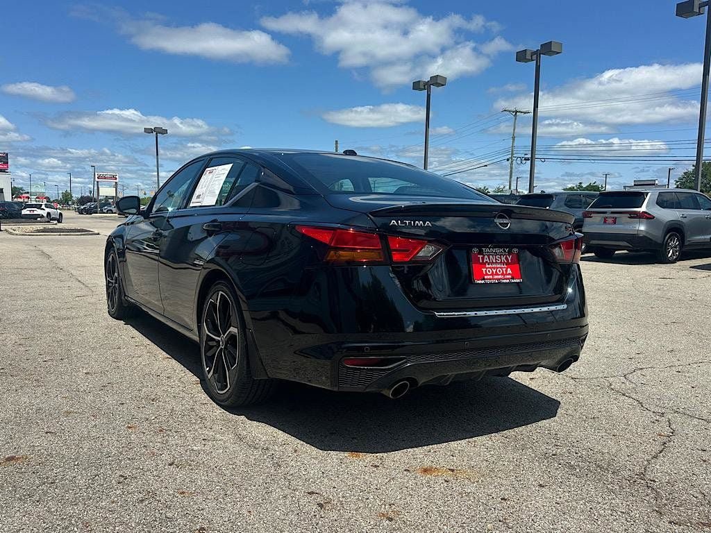 Used 2023 Nissan Altima 2.5 SR w/ SR Premium Package FWD image 3