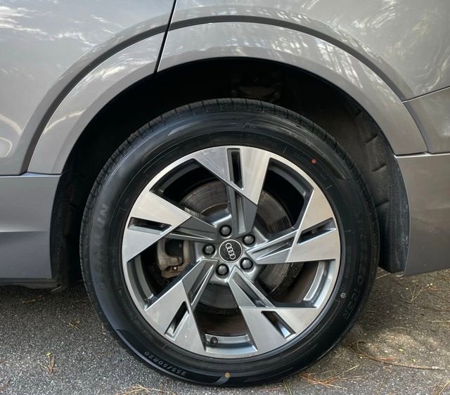 Used 2021 Audi e-tron Premium w/ Convenience Plus Package image 7