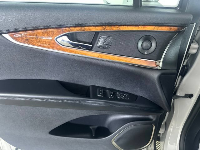 Used 2020 Lincoln Nautilus Reserve AWD/4WD image 12