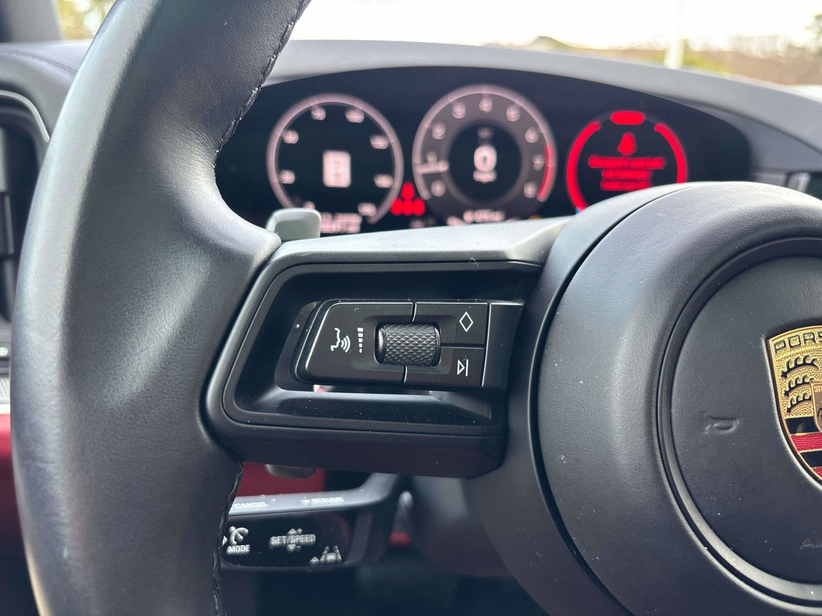 Used 2024 Porsche Cayenne image 16