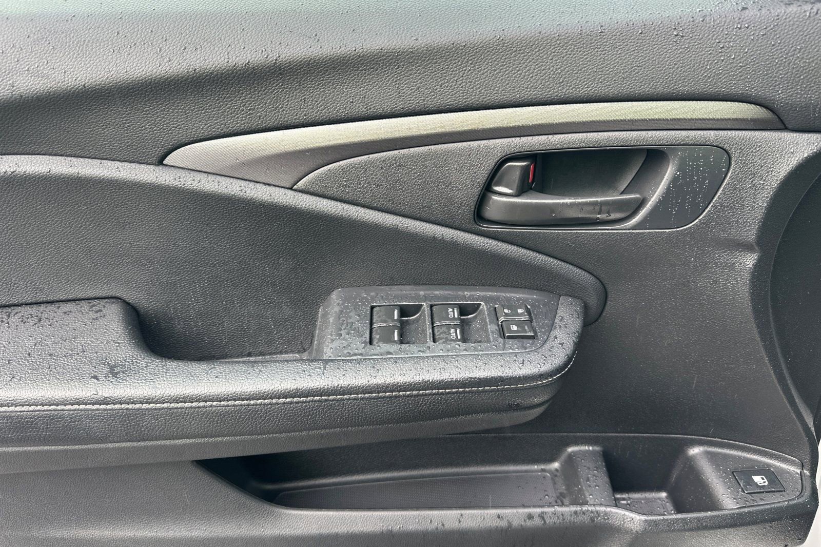 Used 2025 Honda Ridgeline Sport image 10