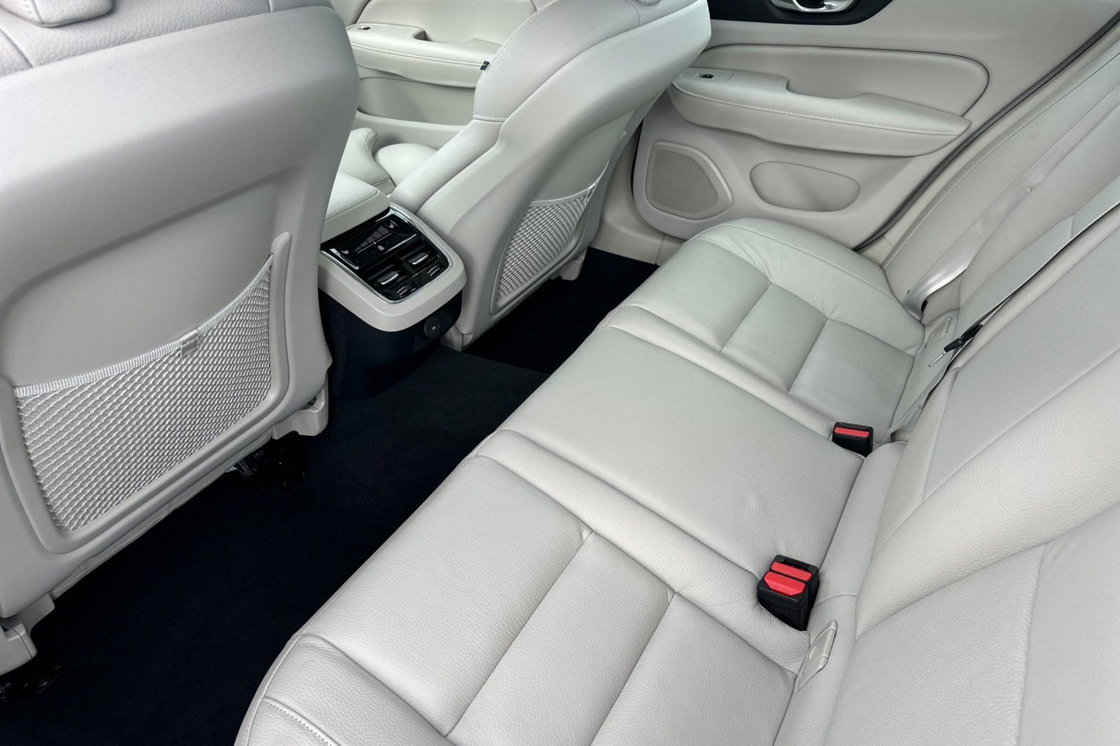 Certified 2024 Volvo S60 B5 Ultimate w/ Climate Package image 5