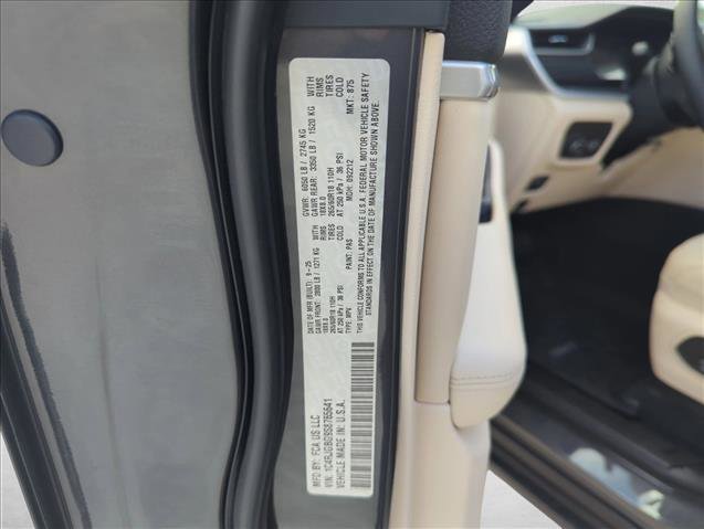 Used 2025 Jeep Grand Cherokee Limited image 27