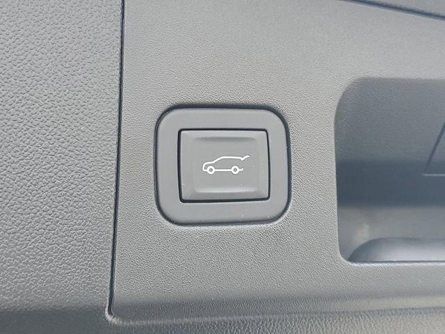 Certified 2025 Cadillac XT5 Luxury w/ LPO, Floor Liner Package AWD/4WD image 10