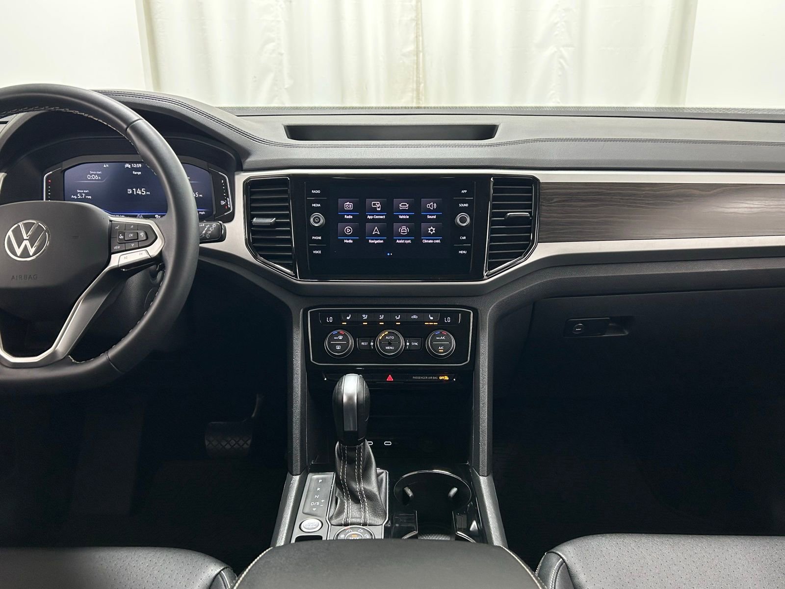 Used 2023 Volkswagen Atlas SE image 9