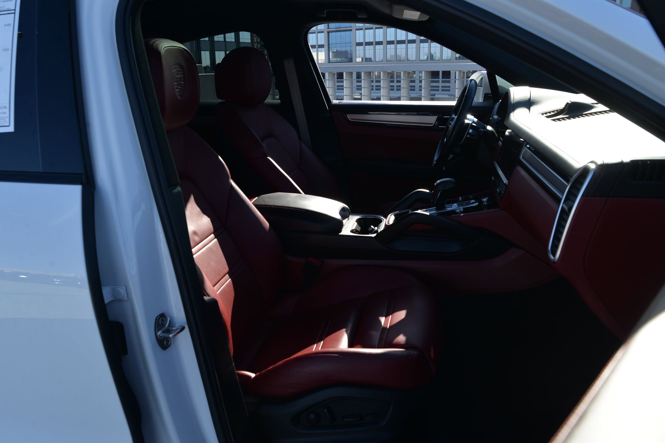 Certified 2023 Porsche Cayenne Platinum Edition image 21