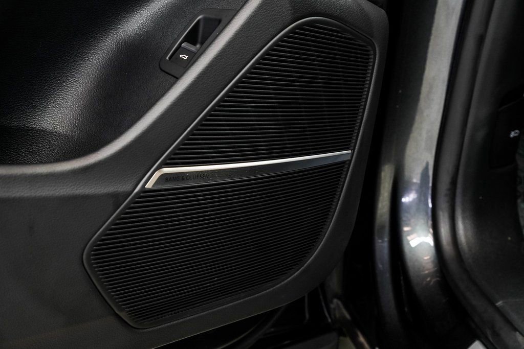 Used 2024 Audi Q8 Prestige w/ Prestige Package image 42