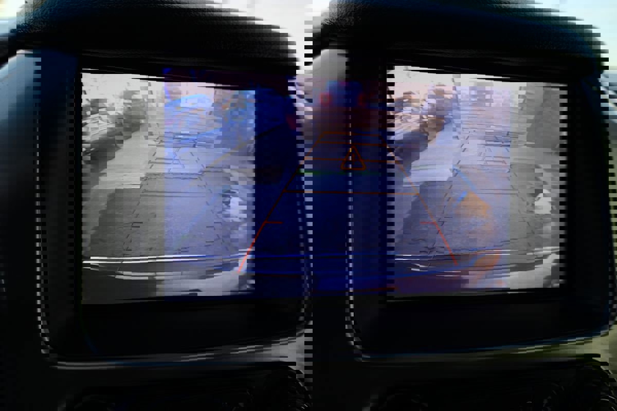 Used 2018 Chevrolet Suburban Premier image 36