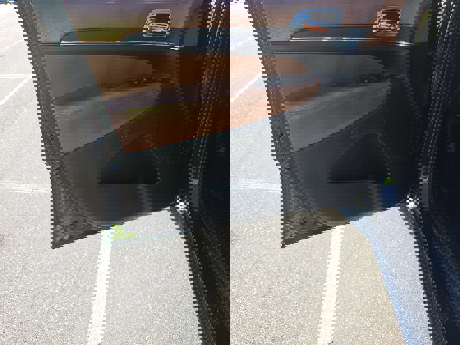 Used 2011 Jeep Grand Cherokee Overland Summit image 10