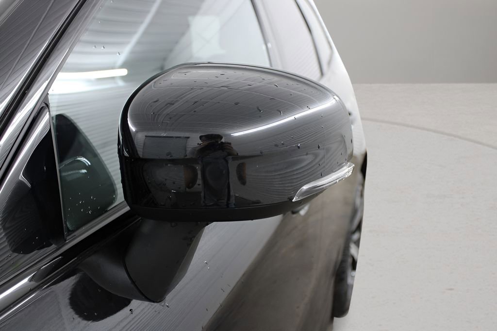 Used 2025 Volvo XC60 B5 Ultra AWD/4WD image 41