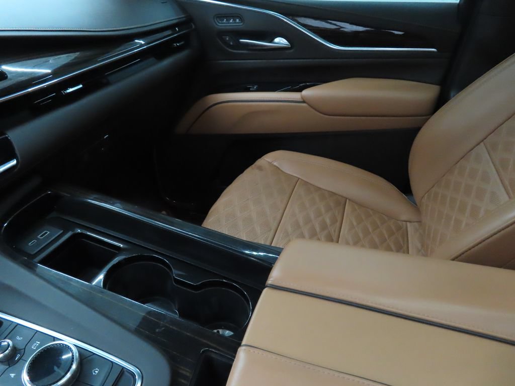 Used 2023 Cadillac Escalade Sport AWD/4WD image 18