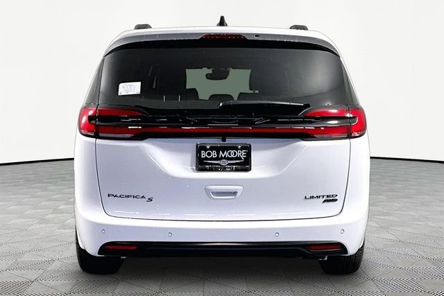 New 2027 Chrysler Pacifica Limited w/ S Appearance Package AWD/4WD image 5