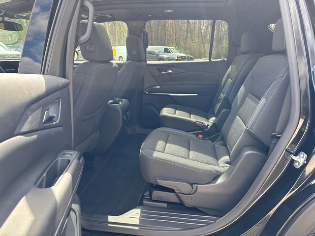 Used 2025 Chevrolet Traverse LT w/ Sun and Wheel Package image 14